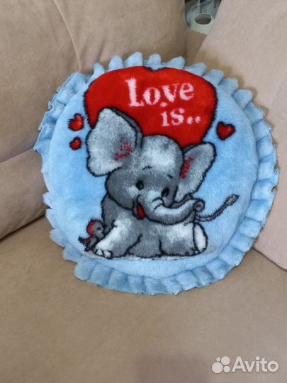 Подушка декоративная с рисунком Слоненок Love is