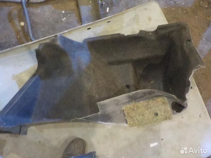 Обшивка багажника honda civic 4D