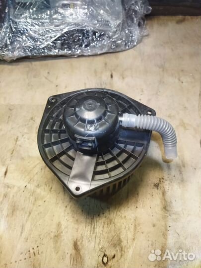 Моторчик печки Mitsubishi csa431d214