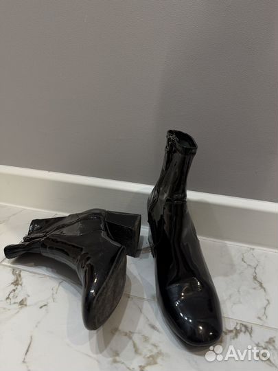 Ботильоны лаковые bershka 35