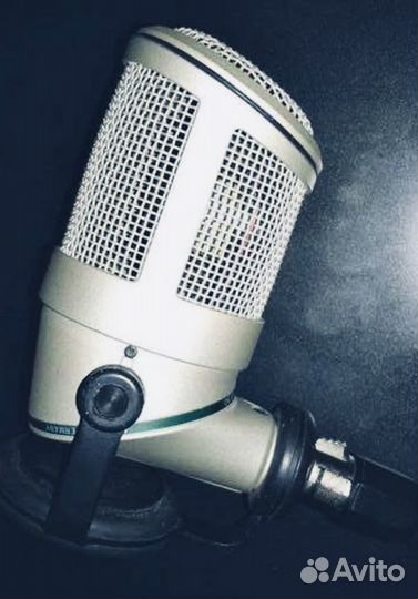 Студийный микрофон Neumann bcm705