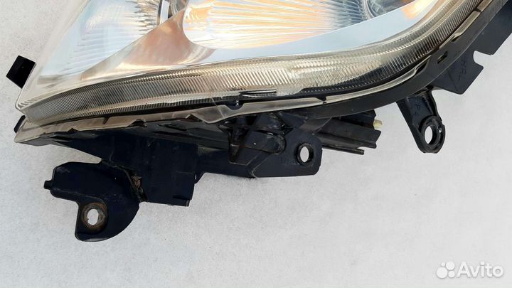 Фара правая toyota Auris