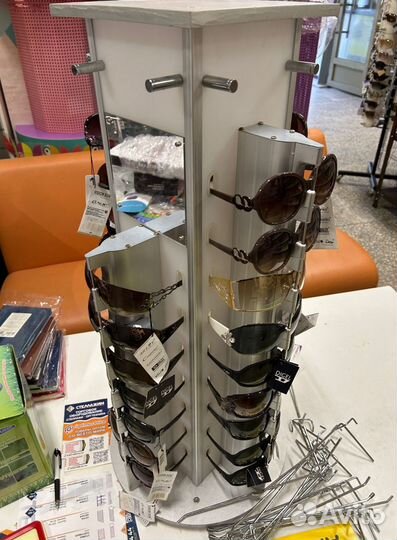 Стойка для очков