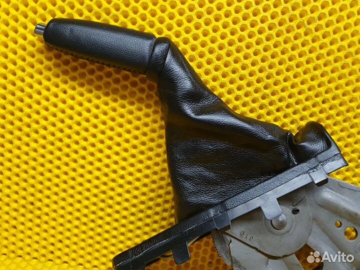 Рычаг стояночного тормоза Ford Mustang VI N48H