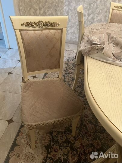 Кухонный стол