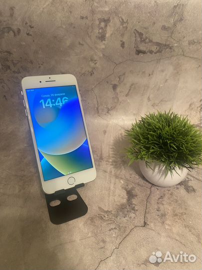 iPhone 8 Plus, 64 ГБ