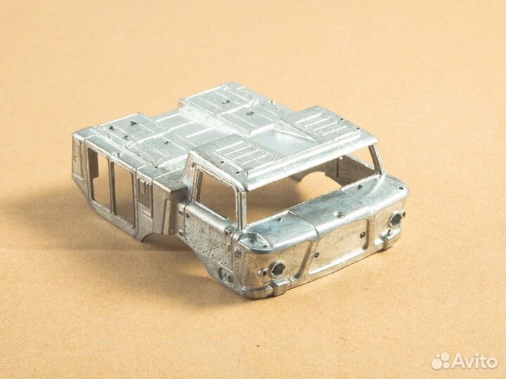 Сборная модель Луна-М 9П113 на шасси зил-135лм