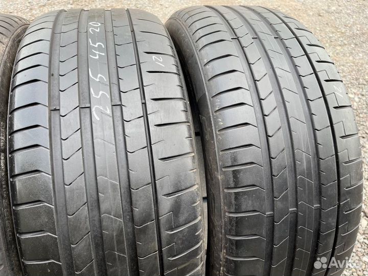 Pirelli P Zero PZ4 255/45 R20 и 285/40 R20