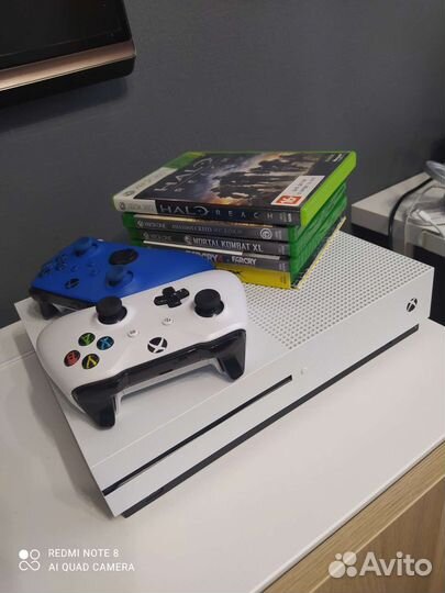 Приставка Xbox One s 1тб