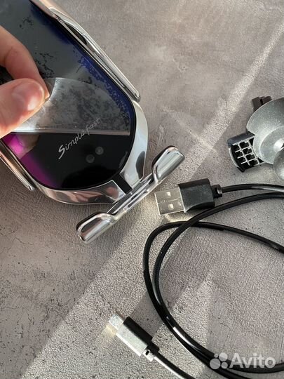 Держатель для телефона в машину