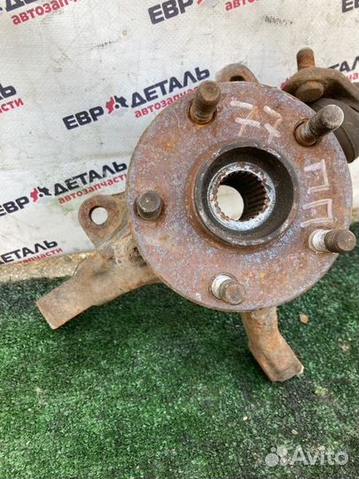 Кулак поворотный передний правый Toyota Carina E