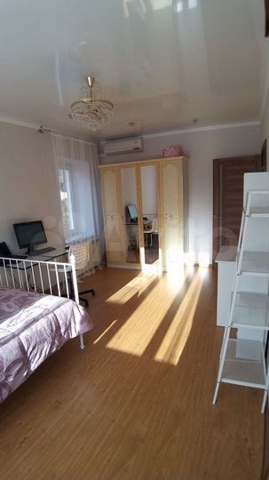 3-к. квартира, 110 м², 5/5 эт.