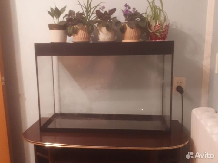 Аквариум для рыбок с тумбой