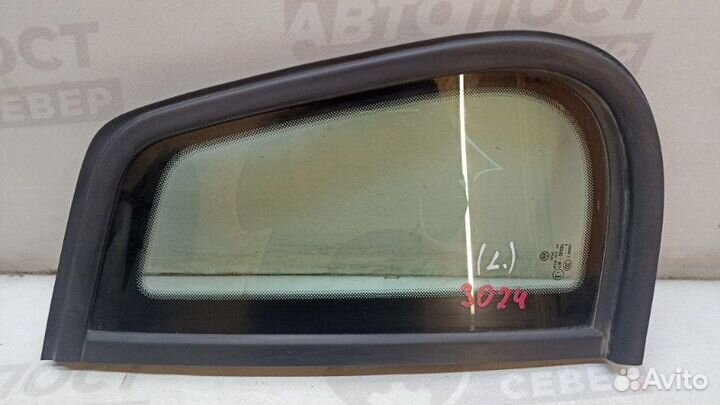 Стекло собачника левое Volkswagen Tiguan 5N CAW