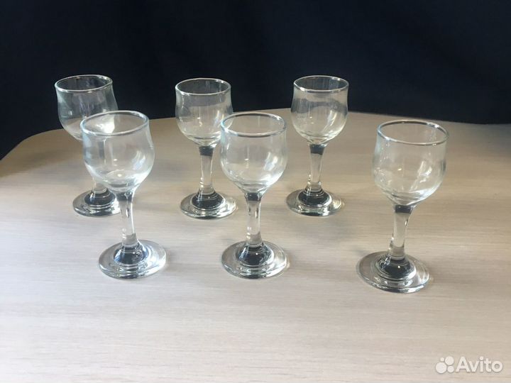Бокалы фужеры рюмки много