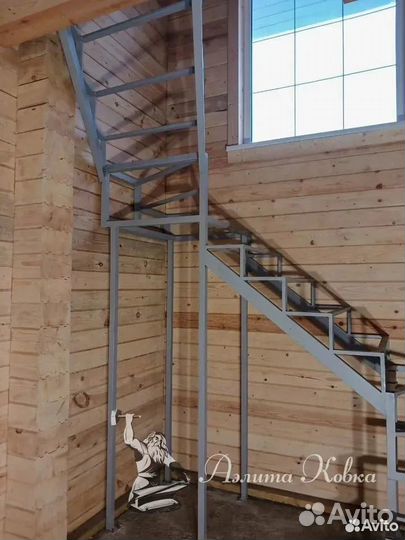 Лестница металлическая под зашивку№ 4