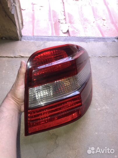 Фонарь задний правый mercedes-benz W164