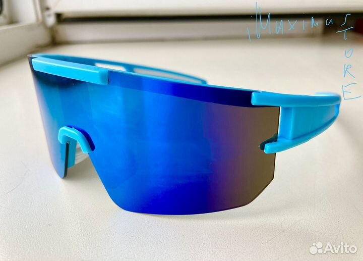 Спортивные очки солнцезащитные голубые