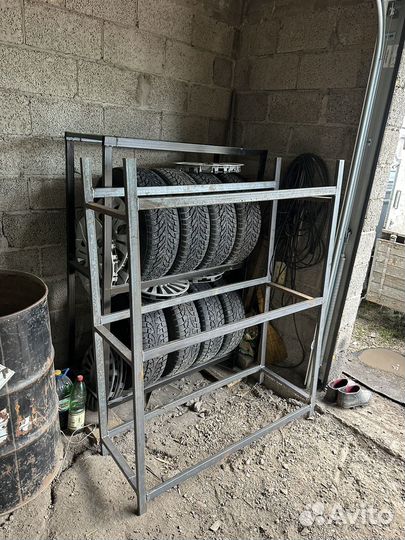 Стеллажи для хранения колёс,шин