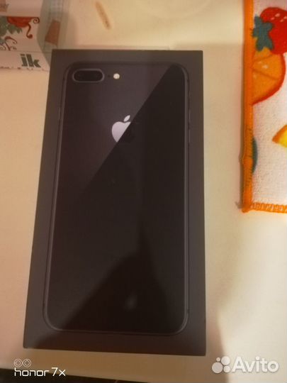 Коробка от iPhone 8 plus