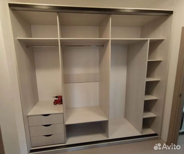 Шкаф-купе для одежды