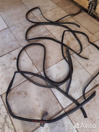 Уплотнители дверей Suzuki Grand Vitara 2.0 J20A