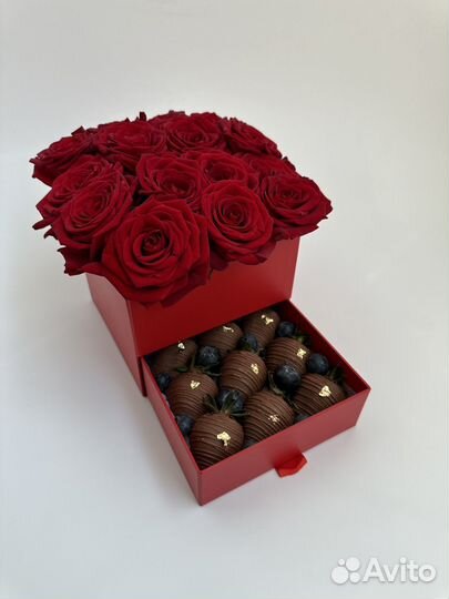 Клубника в шоколаде букеты с цветами