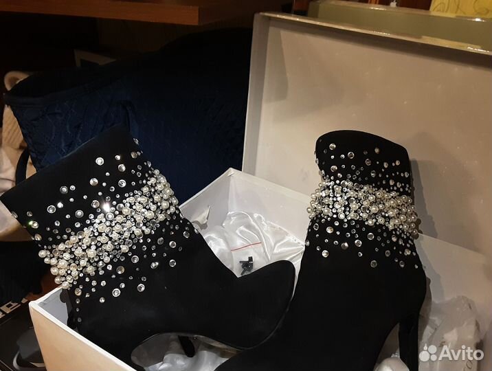 Сапоги со стразами