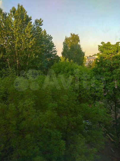 Комната 11 м² в 5-к., 4/4 эт.