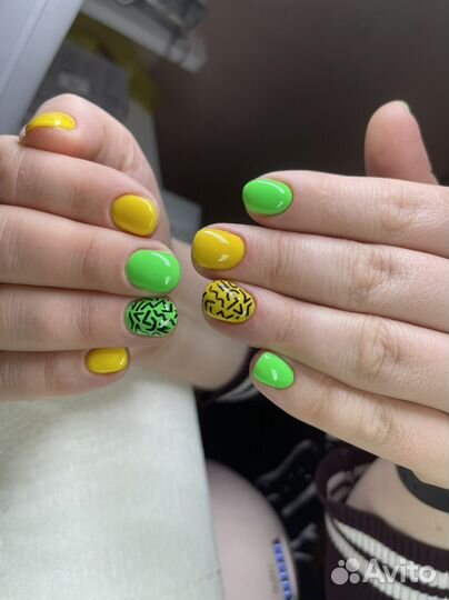 Маникюр и педикюр с выездом на дом клиента