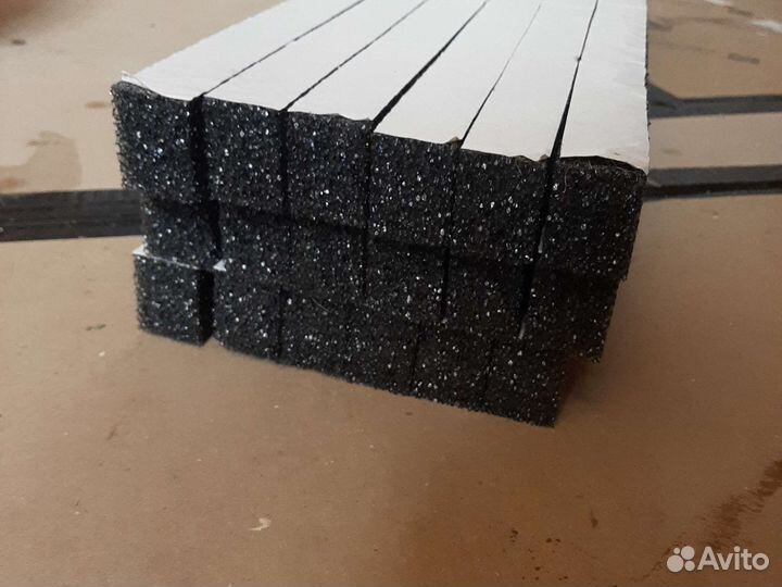 Поролоновый уплотнитель конька кровли