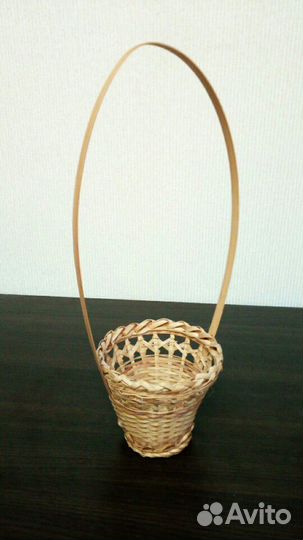 Корзинка плетёная