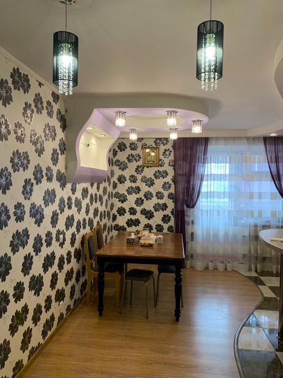 3-к. квартира, 104 м², 3/10 эт.