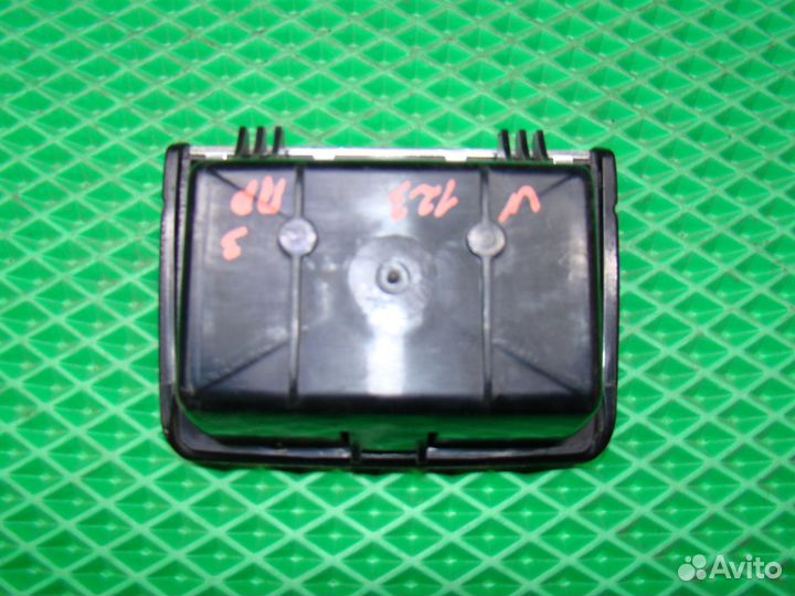 Пепельница задняя правая Mercedes w123 мерседес