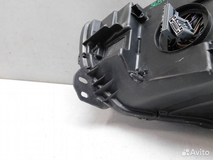 Фара правая Volvo XC40