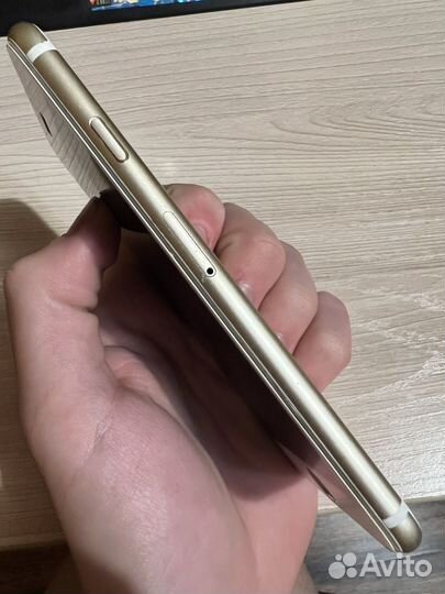 iPhone 6S, 64 ГБ