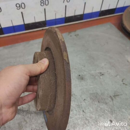 Тормозной диск передний левый Renault Logan K7J