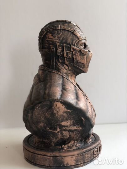 Бюст Саб Зиро