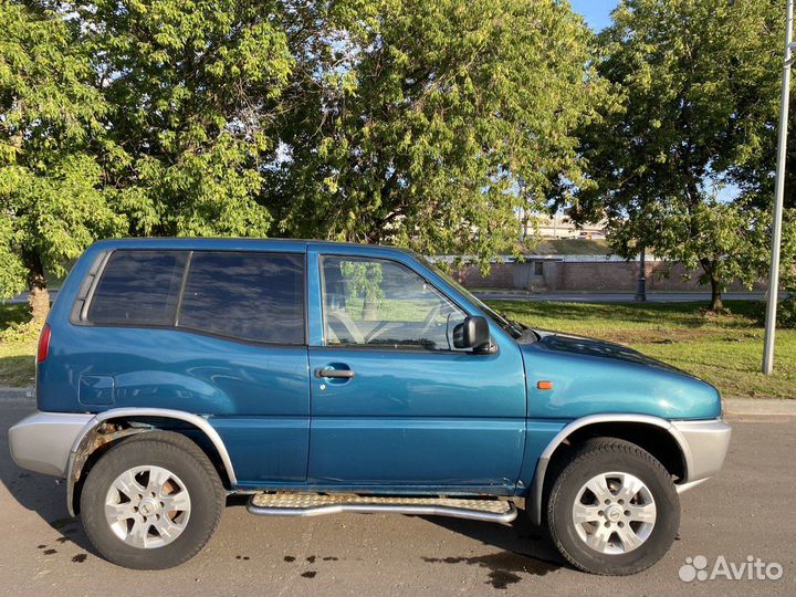 Nissan Terrano 2.4 МТ, 1994, 266 871 км