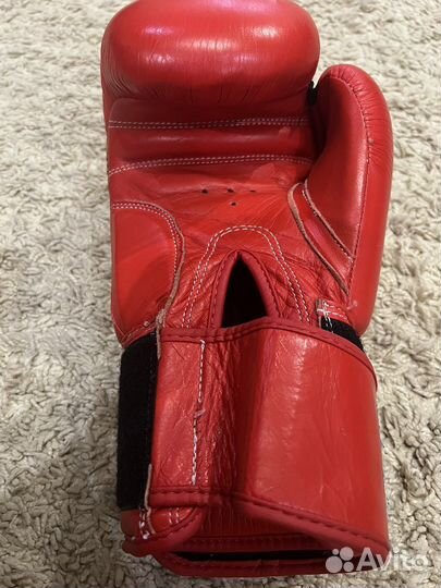 Боксерские перчатки