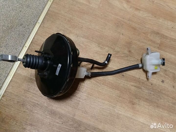 Главный тормозной цилиндр Nissan serena c26