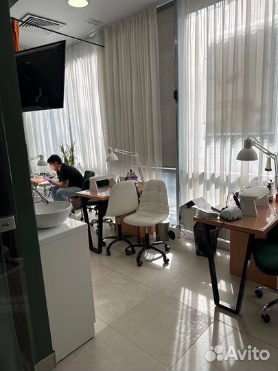 Мастер маникюра