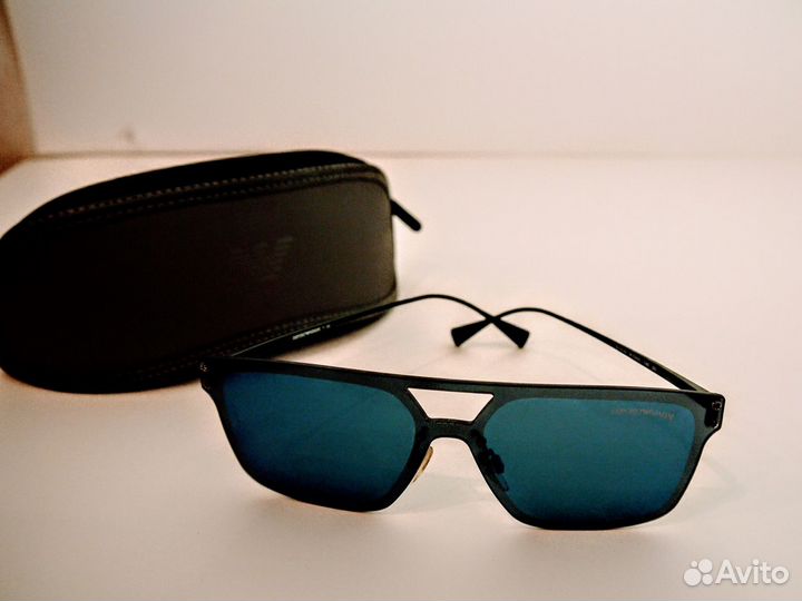 Солнцезащитные очки женские Emporio Armani