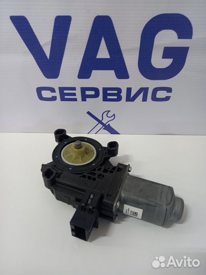 Моторчик стеклоподъемника 5J0959812 SK2