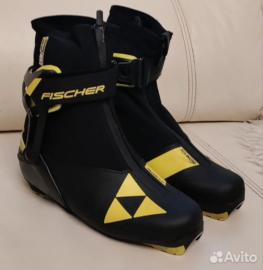 Лыжные ботинки