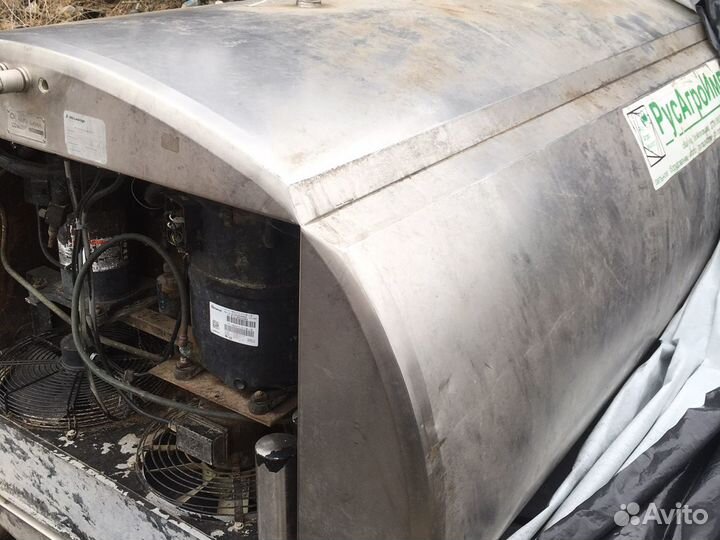 Молочный танк охладитель молока