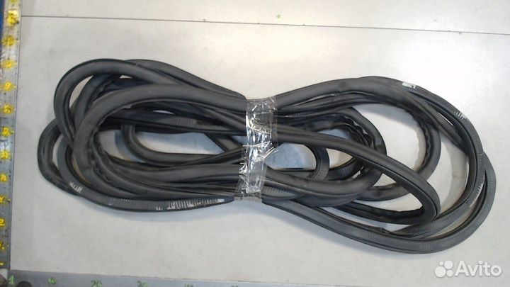 Уплотнитель Volkswagen Jetta 7 2018, 2019