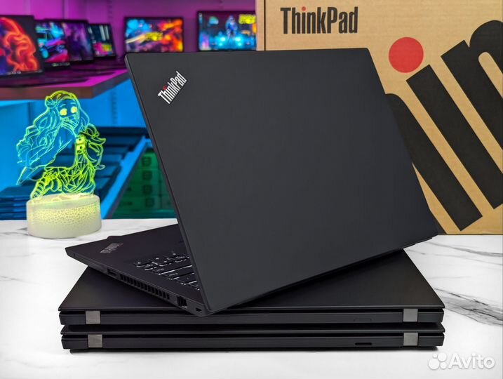 ThinkPad T490 i7-8665U 500 nits 2560 x 1440