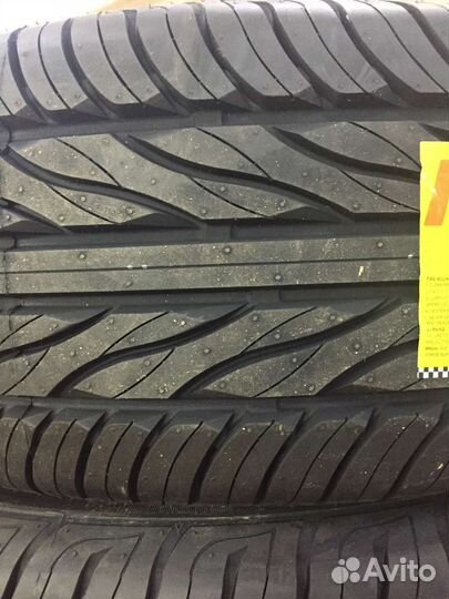 Maxxis MA-Z4S Victra 285/45 R22