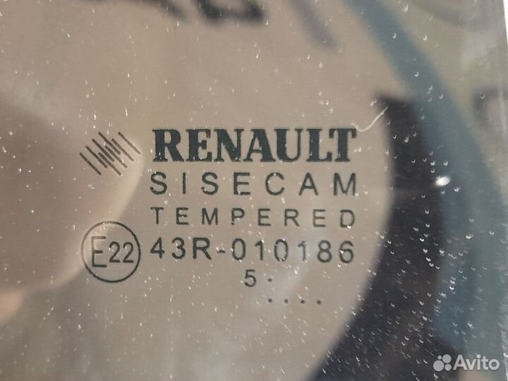 Заднее правое стекло Renault Sandero Stepway 2